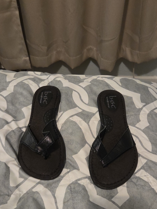 b.o.c. Shoes - BORN CONCEPT (b.o.c.) Black Leather Thong Slide Sandals
